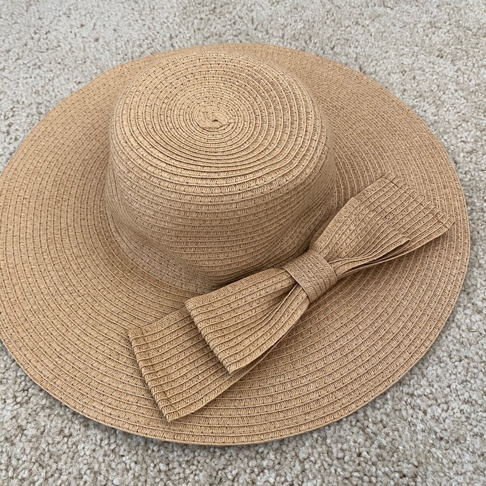 Floppy hat